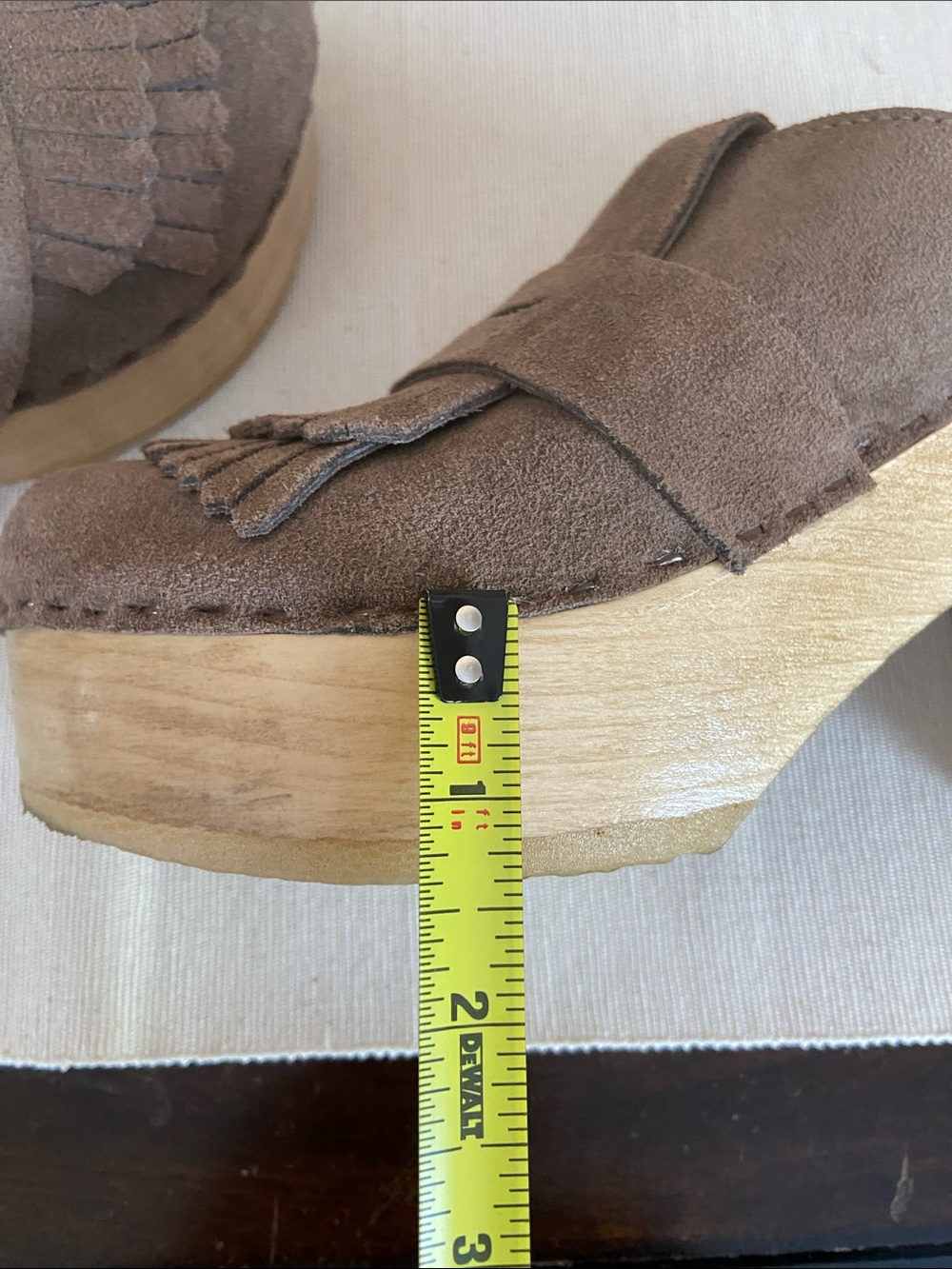 No, 6 Kiltie Platform Suede Clogs  Light Brown wirh Fringe Detail Size 8 1/2 - Picture 9 of 13